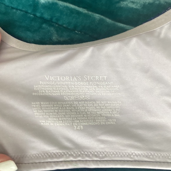 VS plunge push up bra - Picture 3 of 3